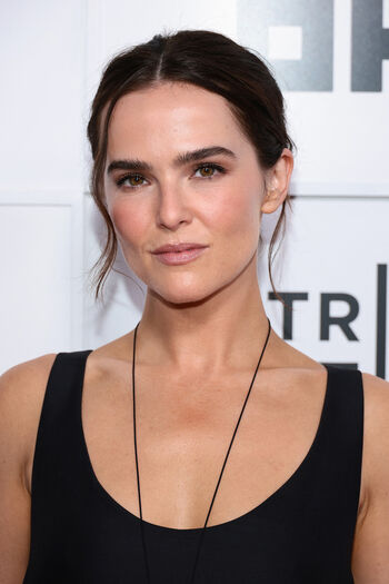 Full leaked Zoey deutch page private onlyfans photo