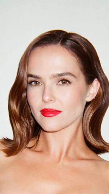 Full leaked Zoey deutch page private onlyfans photo