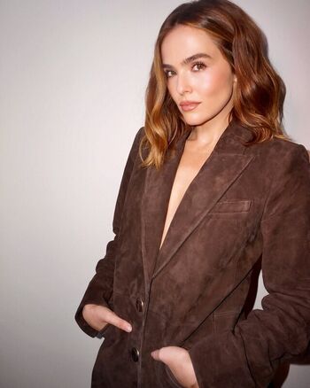 Full leaked Zoey deutch private onlyfans photo