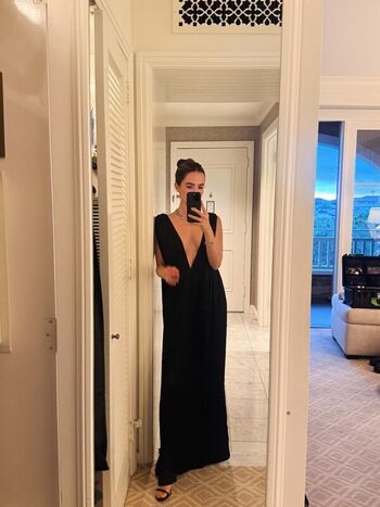 Full leaked Zoey deutch private onlyfans photo