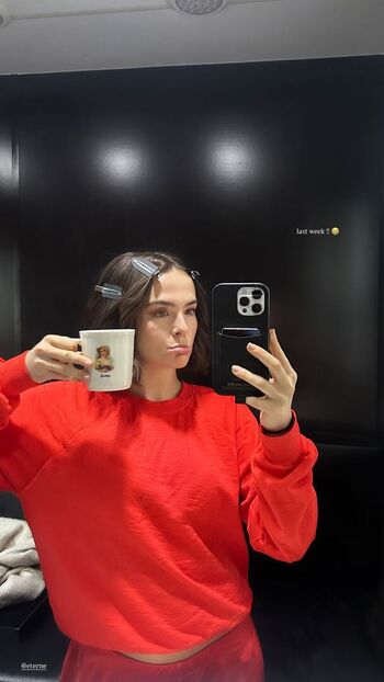 Full leaked Zoey deutch private onlyfans photo