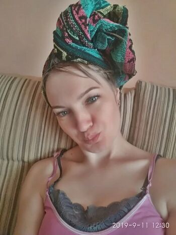 Full leaked Zoryana r page private onlyfans photo