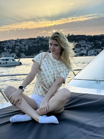 Full leaked Zvezdokina private onlyfans photo